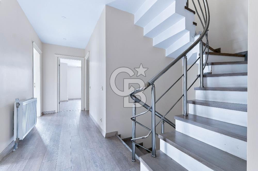 Zekeriyaköy Arıköy Sitesinde Satılık Forleks Köşe Villa