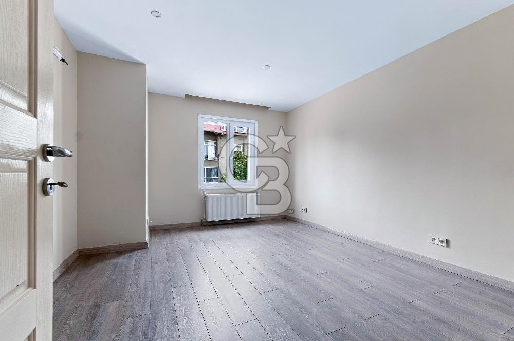 Zekeriyaköy Arıköy Sitesinde Satılık Forleks Köşe Villa