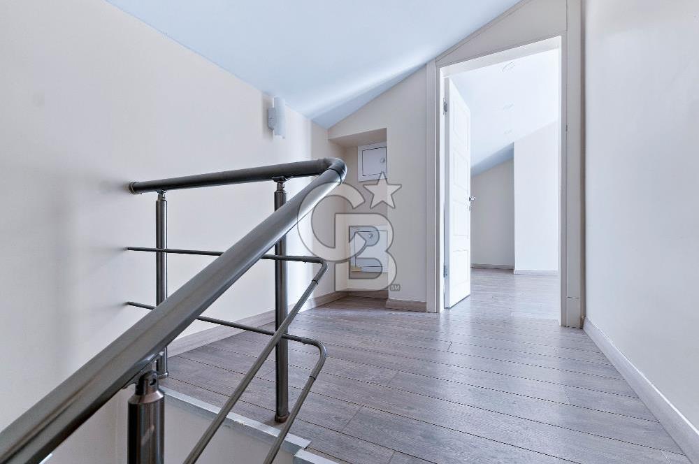 Zekeriyaköy Arıköy Sitesinde Satılık Forleks Köşe Villa