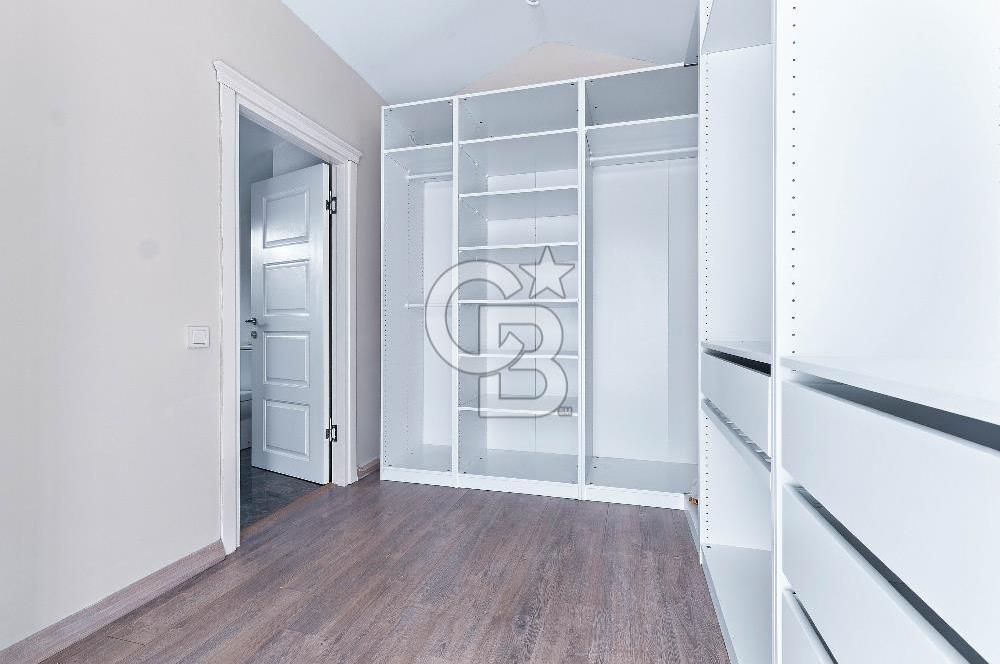 Zekeriyaköy Arıköy Sitesinde Satılık Forleks Köşe Villa
