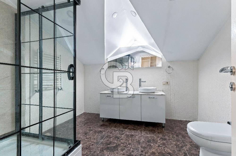 Zekeriyaköy Arıköy Sitesinde Satılık Forleks Köşe Villa