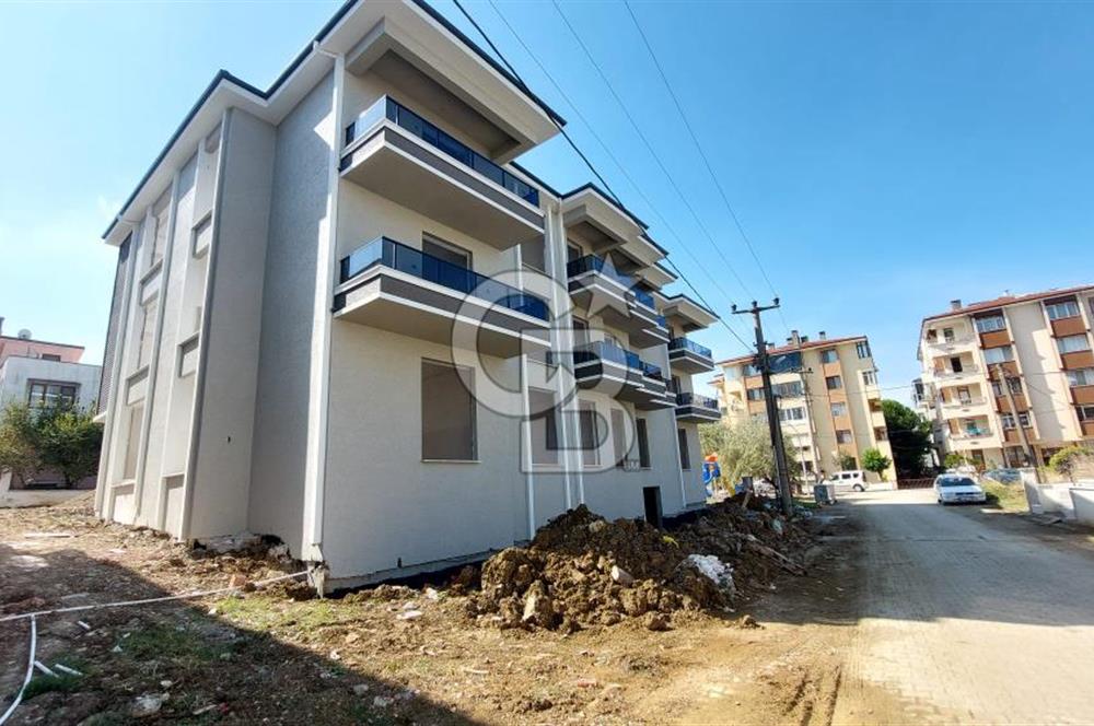 YALOVA ÇİFTLİKKÖY ÇİFTLİK MAHALLESİNDE YENİ BİNADA BALKONLU 1+1