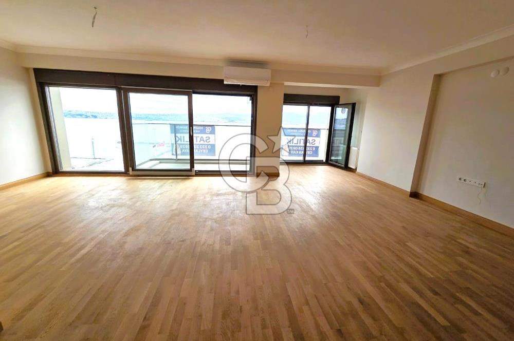 KARŞIYAKA SAHİLDE MUHTEŞEM LOKASYON 3+1 SATILIK YALI DAİRESİ...