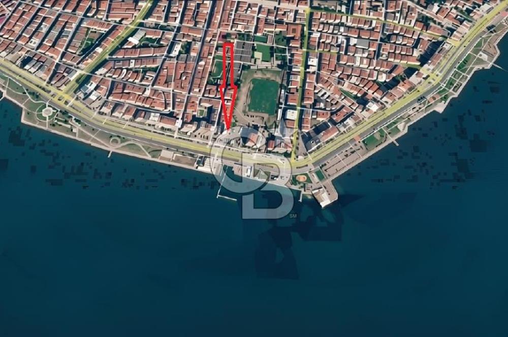 KARŞIYAKA SAHİLDE MUHTEŞEM LOKASYON 3+1 SATILIK YALI DAİRESİ...