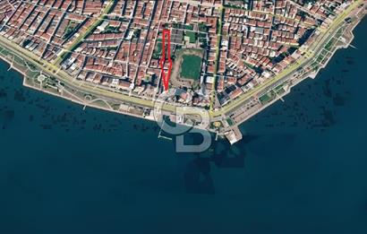 KARŞIYAKA SAHİLDE MUHTEŞEM LOKASYON 3+1 SATILIK YALI DAİRESİ...