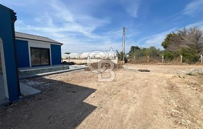 Urla Kuşçular Tek Katlı Havuzlu Geniş Bahçeli Lüks Satılık Villa