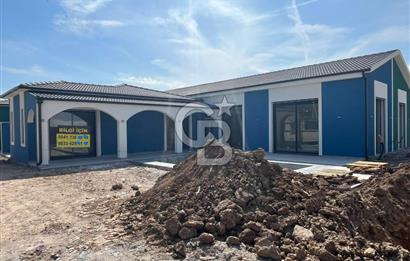 Urla Kuşçular Tek Katlı Havuzlu Geniş Bahçeli Lüks Satılık Villa