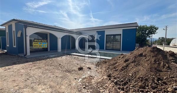 Urla Kuşçular Tek Katlı Havuzlu Geniş Bahçeli Lüks Satılık Villa - 375148
