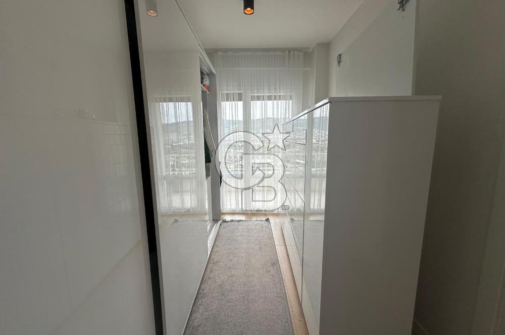 Güzelbahçe de Güvenlikli Site İçerisinde Deniz Manzaralı Villa