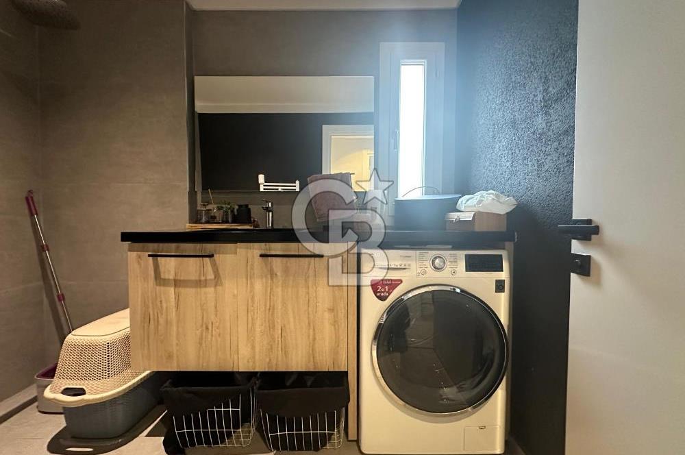 Güzelbahçe de Güvenlikli Site İçerisinde Deniz Manzaralı Villa