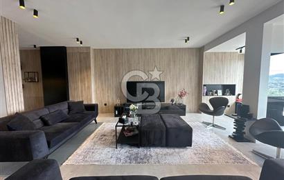 Güzelbahçe de Güvenlikli Site İçerisinde Deniz Manzaralı Villa