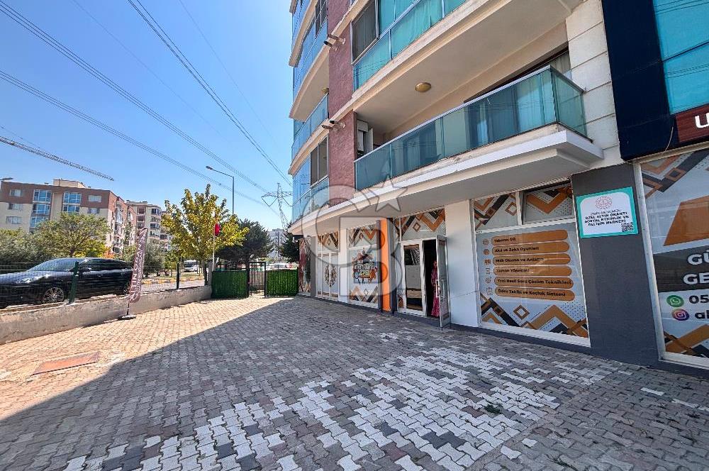 MENEMEN ULUKENT’TE , YÜKSEK KULLANIM ALANLI SATILIK DÜKKÂN