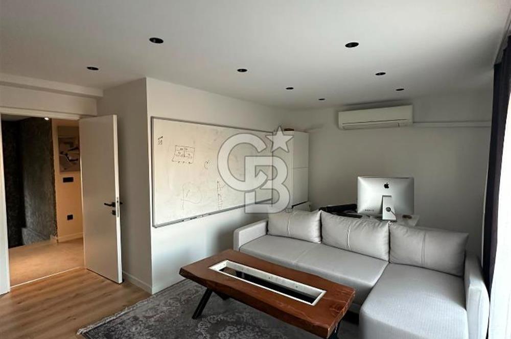 Güzelbahçe de Güvenlikli Site İçerisinde Deniz Manzaralı Villa