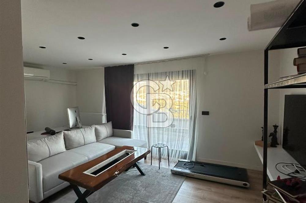 Güzelbahçe de Güvenlikli Site İçerisinde Deniz Manzaralı Villa