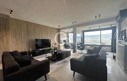 Güzelbahçe de Güvenlikli Site İçerisinde Deniz Manzaralı Villa