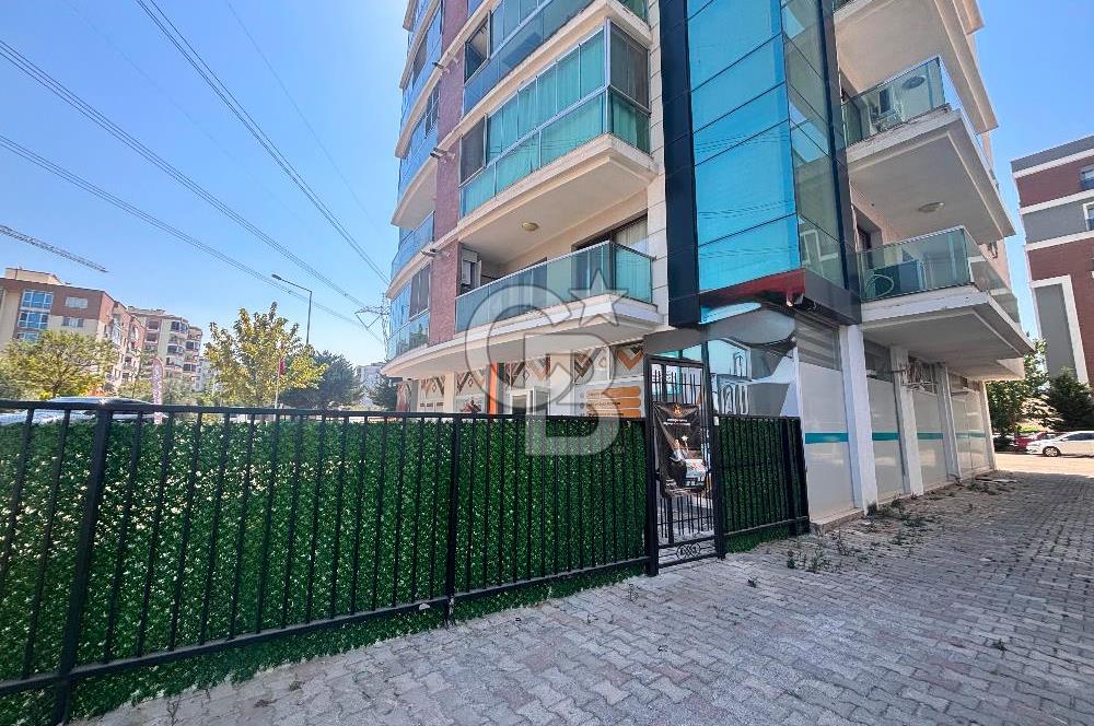 MENEMEN ULUKENT’TE , YÜKSEK KULLANIM ALANLI SATILIK DÜKKÂN