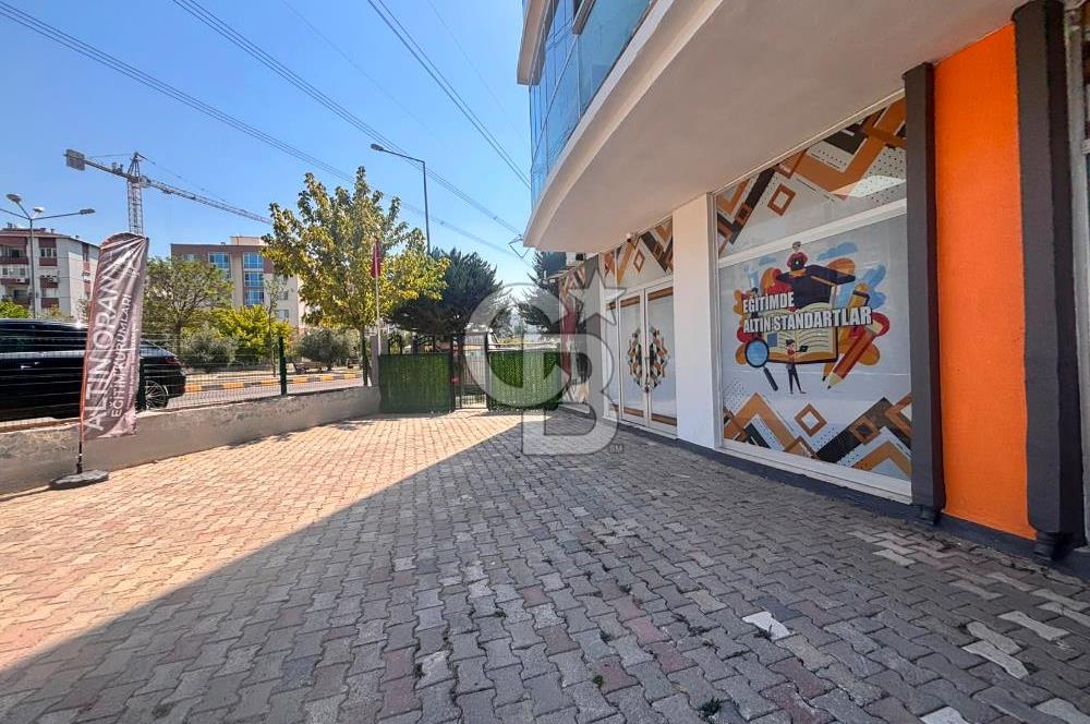 MENEMEN ULUKENT’TE , YÜKSEK KULLANIM ALANLI SATILIK DÜKKÂN