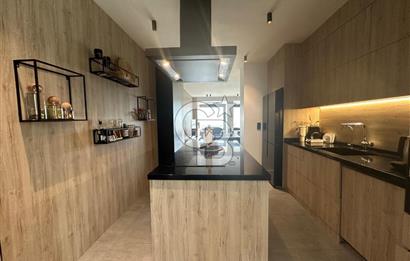 Güzelbahçe de Güvenlikli Site İçerisinde Deniz Manzaralı Villa