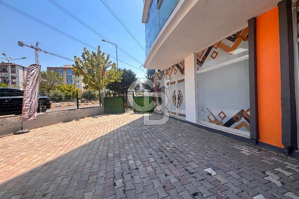 MENEMEN ULUKENT’TE , YÜKSEK KULLANIM ALANLI SATILIK DÜKKÂN