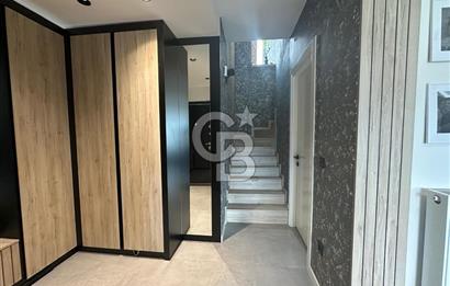 Güzelbahçe de Güvenlikli Site İçerisinde Deniz Manzaralı Villa