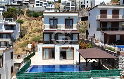 KADIKALESİNDE EŞYALI KİRALIK 3+1 TRİBLEKS HAVUZLU VİLLA
