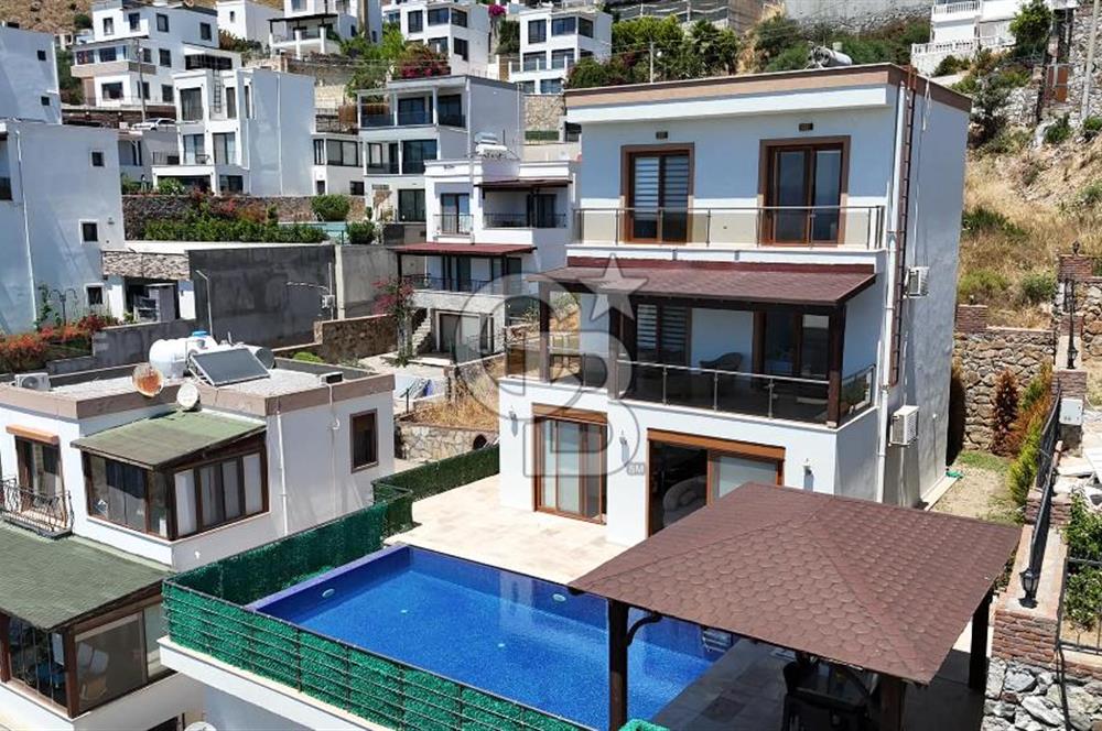 KADIKALESİNDE EŞYALI KİRALIK 3+1 TRİBLEKS HAVUZLU VİLLA