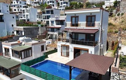 KADIKALESİNDE EŞYALI KİRALIK 3+1 TRİBLEKS HAVUZLU VİLLA