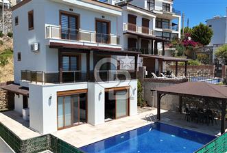 KADIKALESİNDE EŞYALI KİRALIK 3+1 TRİBLEKS HAVUZLU VİLLA - 1 - 375170