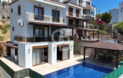 KADIKALESİNDE EŞYALI KİRALIK 3+1 TRİBLEKS HAVUZLU VİLLA
