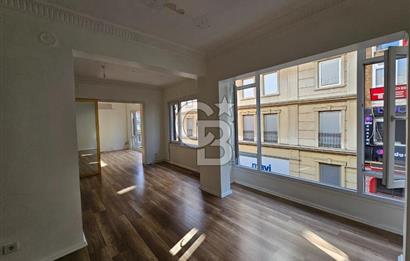 BAKIRKÖY ZEYTİNLİK'TE YAKUT SOKAK CEPHELİ 125 M² SATILIK OFİS
