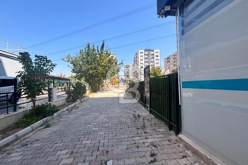 MENEMEN ULUKENT’TE , YÜKSEK KULLANIM ALANLI SATILIK DÜKKÂN