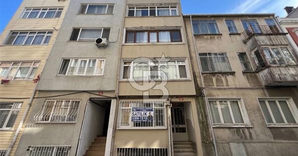 Kadıköy Rasimpaşa'da Özel Bahçeli Tamamen Yenilenmiş Satılık 2+1 - 375213