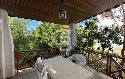 Burhaniye Pelitköyde Denize 150 Metre Havuzlu Sitede 2+1 Villa