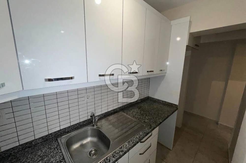 Kadıköy Rasimpaşa'da Özel Bahçeli Tamamen Yenilenmiş Satılık 2+1