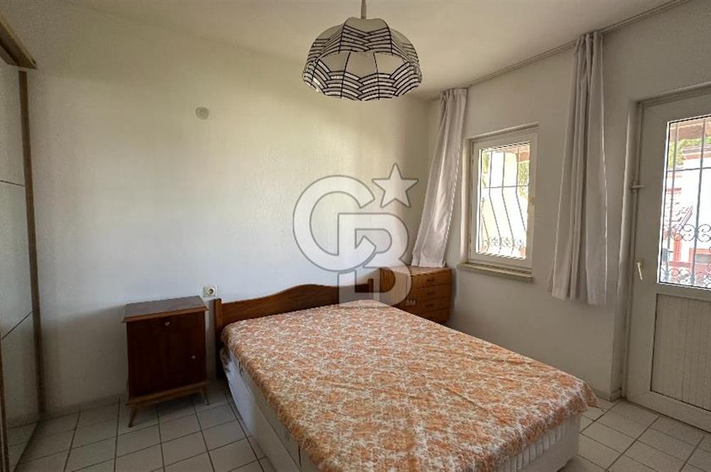 Burhaniye Pelitköyde Denize 150 Metre Havuzlu Sitede 2+1 Villa