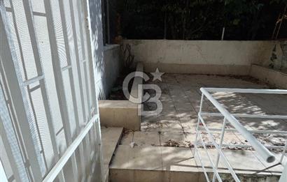 Kadıköy Rasimpaşa'da Özel Bahçeli Tamamen Yenilenmiş Satılık 2+1