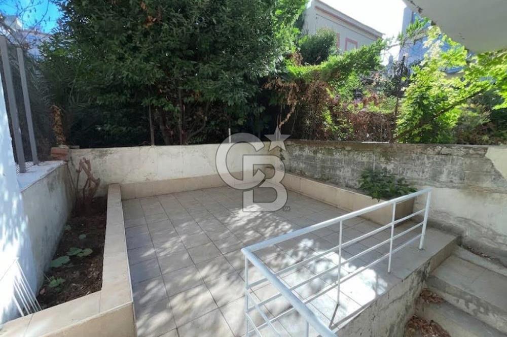 Kadıköy Rasimpaşa'da Özel Bahçeli Tamamen Yenilenmiş Satılık 2+1