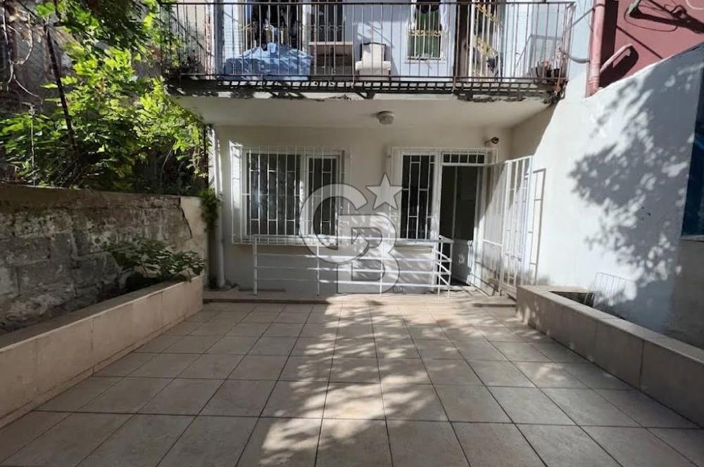 Kadıköy Rasimpaşa'da Özel Bahçeli Tamamen Yenilenmiş Satılık 2+1