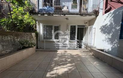 Kadıköy Rasimpaşa'da Özel Bahçeli Tamamen Yenilenmiş Satılık 2+1