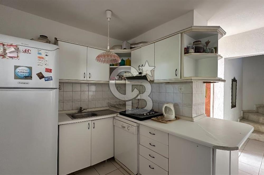 Burhaniye Pelitköyde Denize 150 Metre Havuzlu Sitede 2+1 Villa