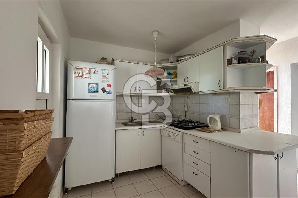 Burhaniye Pelitköyde Denize 150 Metre Havuzlu Sitede 2+1 Villa