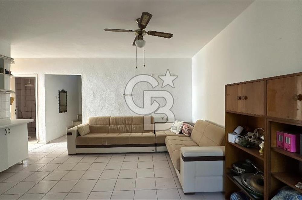 Burhaniye Pelitköyde Denize 150 Metre Havuzlu Sitede 2+1 Villa