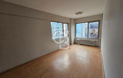 BAKIRKÖY İSTANBUL CADDESİNE 6 MT CEPHELİ KÖŞE SATILIK 45M2 OFİS