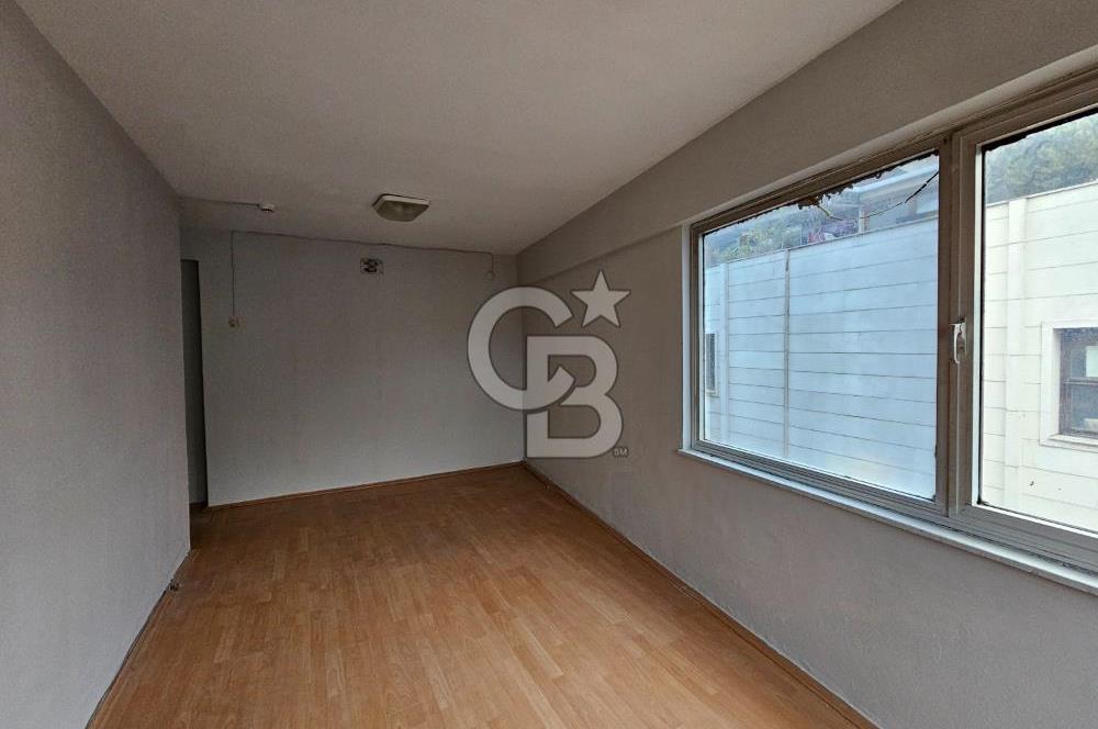 BAKIRKÖY İSTANBUL CADDESİNE 6 MT CEPHELİ KÖŞE SATILIK 45M2 OFİS