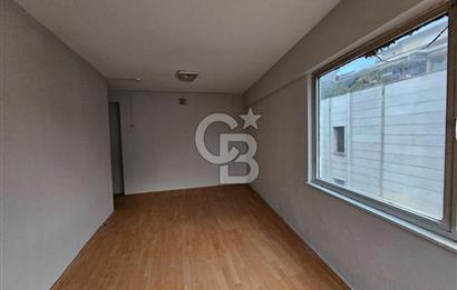 BAKIRKÖY İSTANBUL CADDESİNE 6 MT CEPHELİ KÖŞE SATILIK 45M2 OFİS