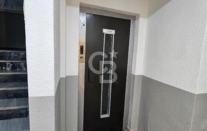 BAKIRKÖY İSTANBUL CADDESİNE 6 MT CEPHELİ KÖŞE SATILIK 45M2 OFİS