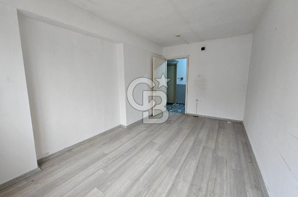 BAKIRKÖY İSTANBUL CAD.SİNDE 18 M2 PASAJ İÇERİSİNDE SATILIK OFİS