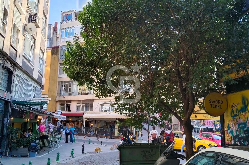 Modada 3+1 ferah satılık daire 