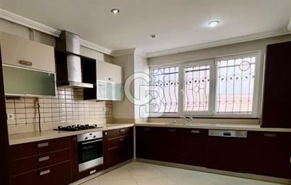 Yalı Parselinde Deniz Manzaralı 4+1 Bahçe Katı