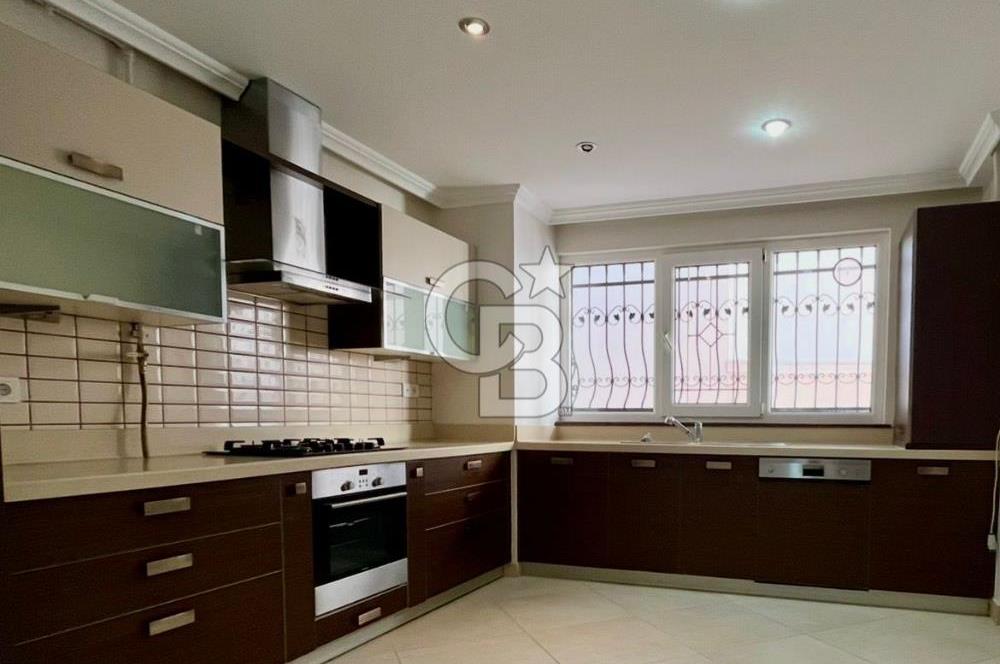 Yalı Parselinde Deniz Manzaralı 4+1 Bahçe Katı